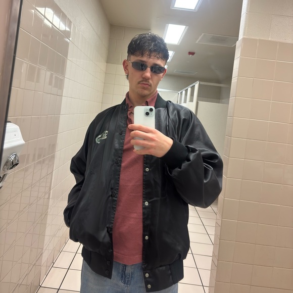 Meet your Posher, Zach - Picture 4 of 5